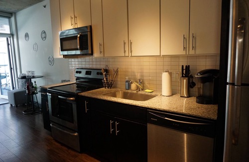 West Loop Gate Apartment | Relaxing Studio with Private Patio Downtown Chicago