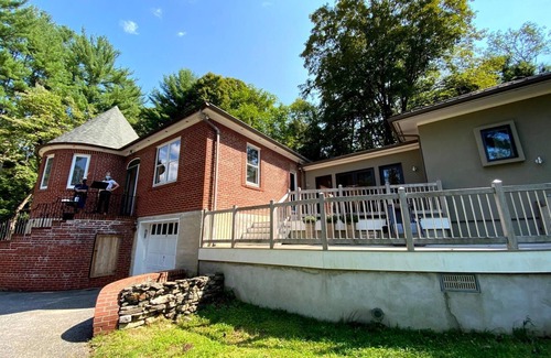 Lewisboro House | Relaxing summer retreat across from 4,000-acre reservation