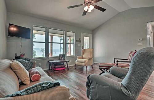 Jefferson House | Relaxing Texas Getaway, 1 Mile to Boat Ramp!
