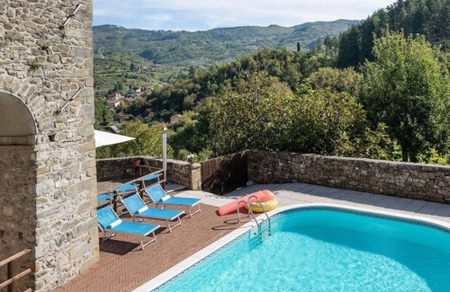 Argigliano Apartment | Relaxing Tuscan Home with WiFi