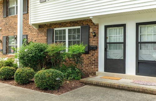 Chapel Hill House | Relaxing UNC Townhome with Pool