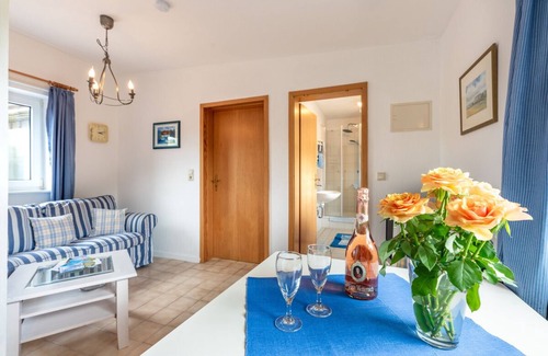 Midlum Apartment | "Relaxing vacation at Ferienhof Bruhn: ideal for families and adventure seekers