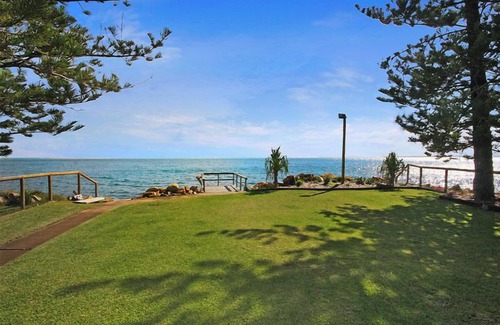 Amity Point House | Relaxing waterfront property with own jetty and magnificent views
