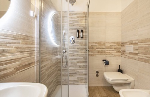Fiera Condo | Relstay | Cute Single Room with Large Bed
