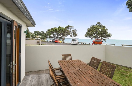 Red Beach House | Remarkable Red Beach - Red Beach Holiday Home