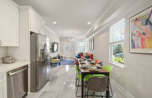 Mid-City House | Remarkable Superdome Group Home w/Heated Pool, Parking, Patio, 8 Beds & 5 Baths