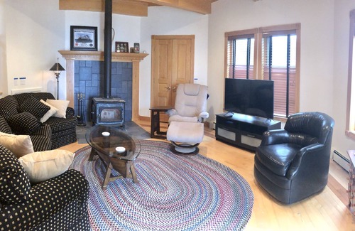 Mackinaw City Cottage | Reminiscent of a lighthouse on the shores of Lake Mi