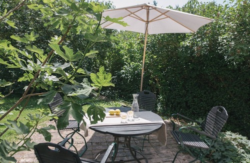 Werder Apartment | Remise ground floor - garden apartment with wood-burning stove and terrace