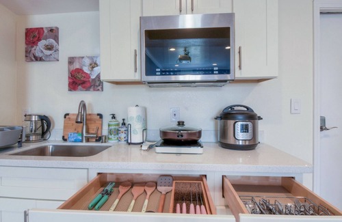 Outer Mission House | Remodeled 1BR&1BATH Guest Suite With City View in SF(Bart/muni)