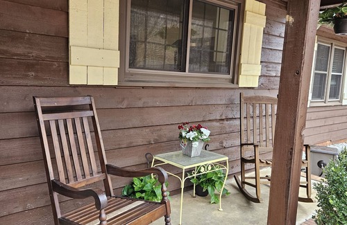 Bath House | Remodeled, 2 primaries with en-suites, and 1000' gameroom minutes from Nationals