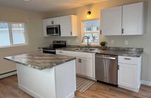 Barrett House | Remodeled 4-bedroom Lake house with WiFi and AC in Barrett, MN Sleeps 12!