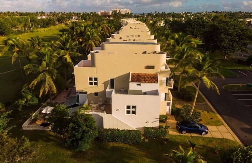 Dorado del Mar Villa | Remodeled 4BR+ /community pool and walking distance to beach