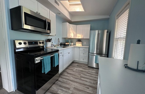 New Buffalo House | Remodeled Apartment, Downtown New Buffalo