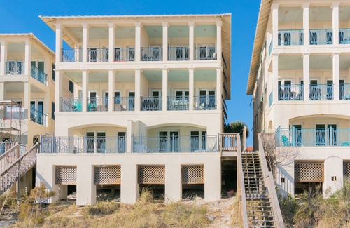 Delos House | Remodeled Beachfront😎Frangista's Best☀️Elevator🐬Heated Splash Pool😎Beach Serv