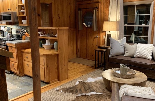 Mentone House | Remodeled Cabin near DeSoto State Park & Mentone