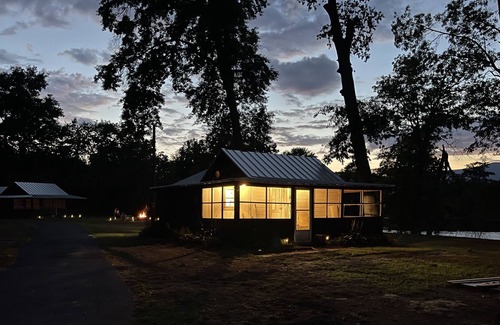 Mount Marion Cottage | Remodeled cottage with fire pit on 1200 foot of the Esopus Creek