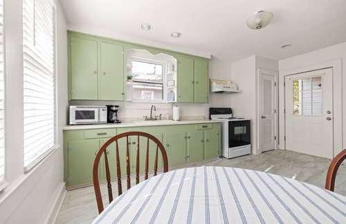 Pineville Apartment | Remodeled Historical Apartment in safe, convenient area. Comfortable Furnishings