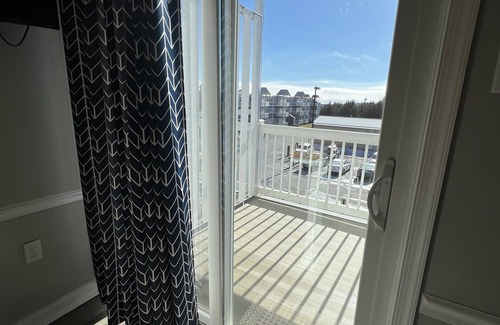 Snowshoe Condo | REMODELED! Mountain Lodge 325 Ski In/Out Condo, Steps to Ballhooter & Village.