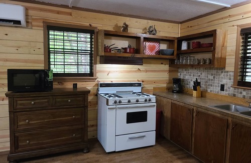 Board Camp Cabin | Remote Cabin on Sugar Creek Near Wolf Pen Gap-Ouachita National Forest