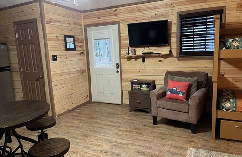 Board Camp Cabin | Remote Cabin on Sugar Creek Near Wolf Pen Gap-Ouachita National Forest