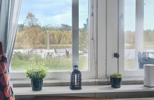 Kalix Municipality House | Remote Lakeview Cabin Escape