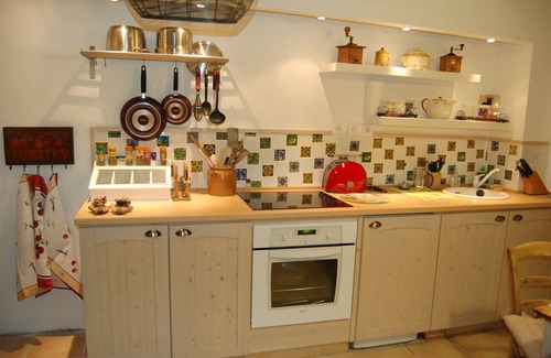 Carcassonne House | Remparts Cottage, near Cité de Carcassonne.nPets allowed