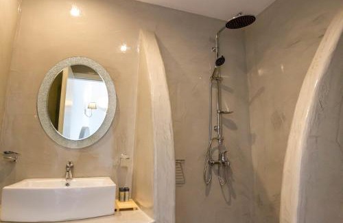 Firostefani Hotel | Remvi Suites