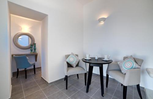 Firostefani Hotel | Remvi Suites