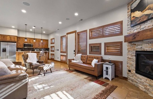 Midtown House | Reno Basecamp | 2 King Suites, Walk to Food & Fun