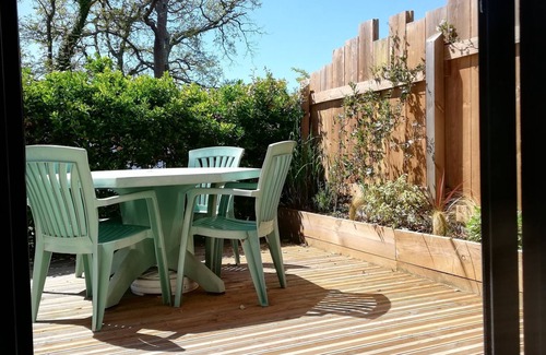 Vieux-Boucau-les-Bains Apartment | Renovated apartment with south facing terrace