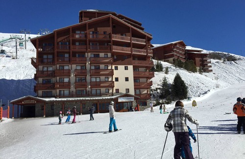 Les Bruyeres Apartment | Renovated 1-Bedroom Apartment, Ski-In/Ski-Out, Sleeps 5, Stunning Mountain Views