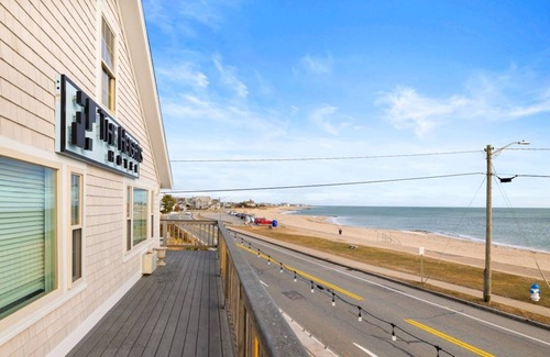 Falmouth Heights Apartment | Renovated 1 Queen Bed Suite w/Ocean Deck