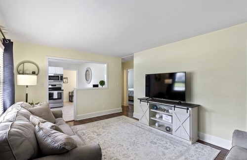 Charlotte House | Renovated! 12 minutes from South End CLT!