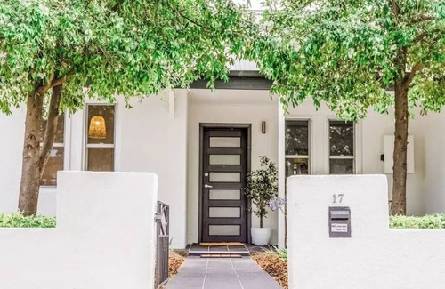 Wagga Wagga Apartment | Renovated 1920's duplex in the heart of Wagga!