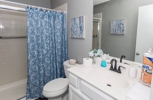 Summer Breeze Condo | Renovated 2-Bedroom Beach Condo Just 5 Minute walk to Beach!