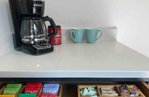 Bay View House | Renovated 2-bed flat w/patio in heart of Bay View