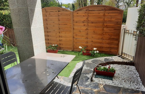 Benodet Apartment | Renovated 2* studio with small bedroom, quiet location, small garden on the Breton Riviera