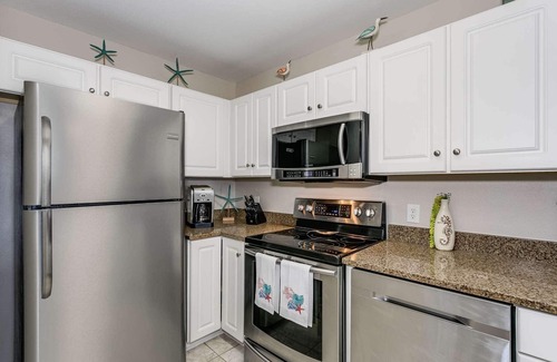 Innerarity Townhomes House | Renovated 2BR Townhome w/Balconies & Views of Perdido Bay | Kayaks & Golf Included | Community Pool