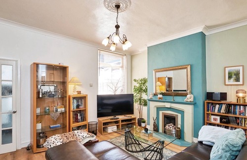 Erdington House | Renovated 3 Bed House by station, 10 Mins to Bham