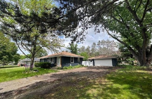 East Bloomington House | Renovated 3-bedroom house with granite and hardwood located near MOA and MSP