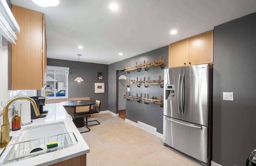 Ferndale House | Renovated 5BR/2BA - Gym & Barrel Sauna