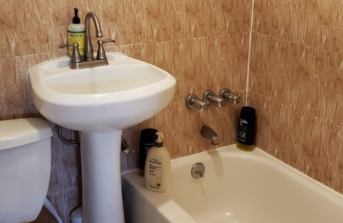 Chelsea Apartment | Renovated and Sunny Chelsea/Hudson Yards studio has Washer/Dryer, Free WiFi