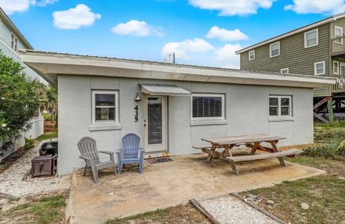 Fernandina Beach House | Renovated Beachfront Cottage with Old-Fashioned Amelia Island Charm!