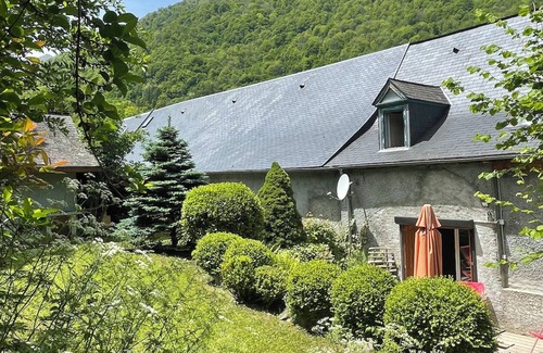 Cauterets House | Renovated chalet-style sheepfold at the entrance to the village of Cauterets