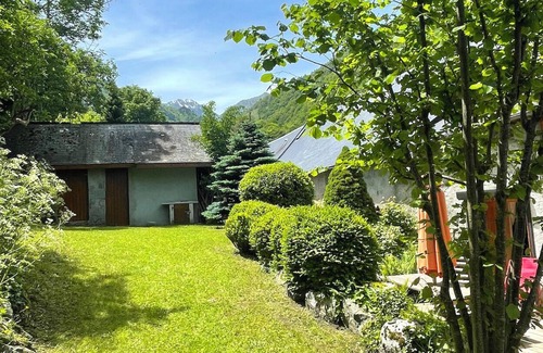 Cauterets House | Renovated chalet-style sheepfold at the entrance to the village of Cauterets