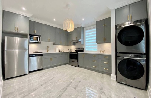 Vaughan House | Renovated & Chic Maple Heritage Home