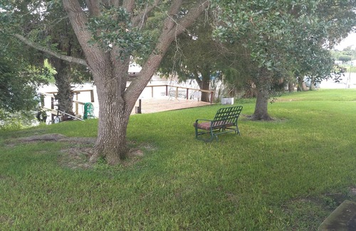 Taylor Creek House | Renovated,clean,comfortable,trailer on canal with Lake Okeechobee access.