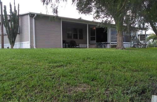 Taylor Creek House | Renovated,clean,comfortable,trailer on canal with Lake Okeechobee access.