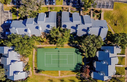 Rough Hollow Condo | Renovated Condo for a Tranquil Getaway by Lake Travis