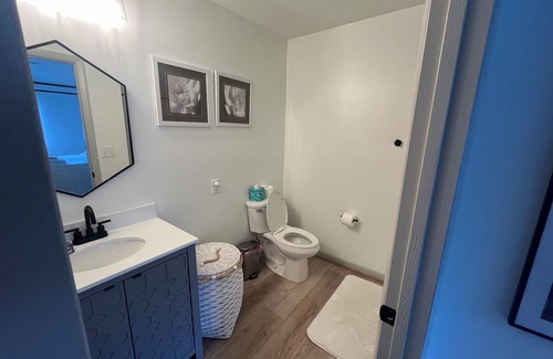 Richmond Condo | Renovated Condo with Pool, Park and Peaceful Setting